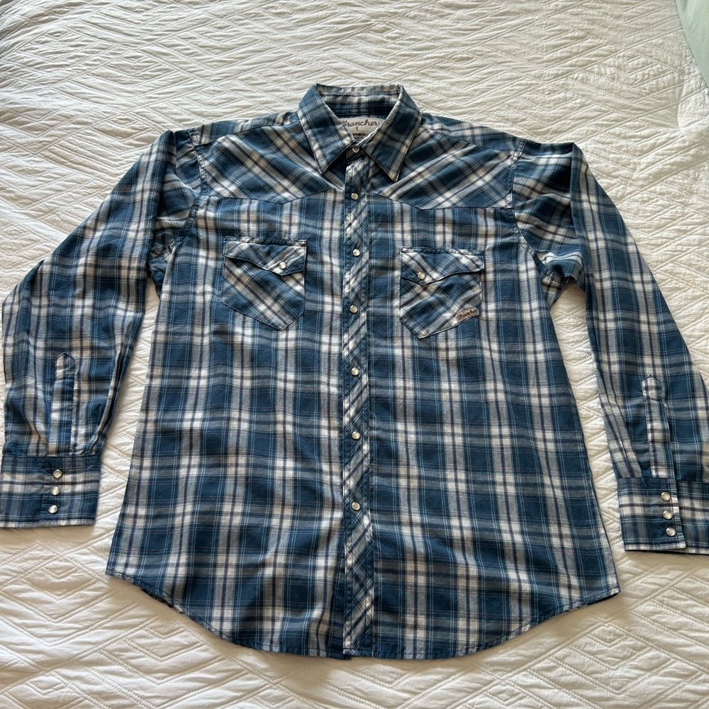 Men’s Wrangler long sleeve button-down